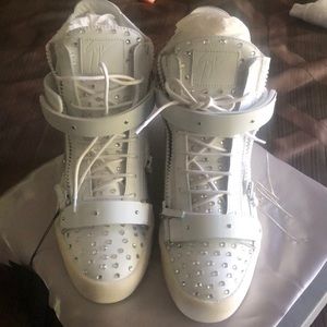 Giuseppe zanotti shoes never worn